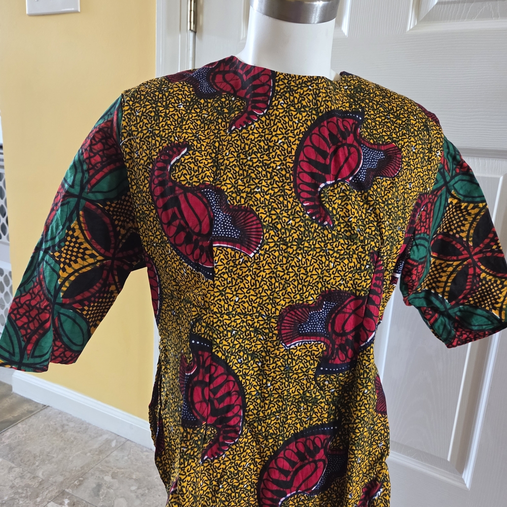 Colorful Patterned Top - Picture 2 of 3